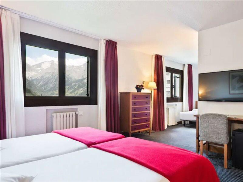 Snoe Hotel Formigal Bagian luar foto