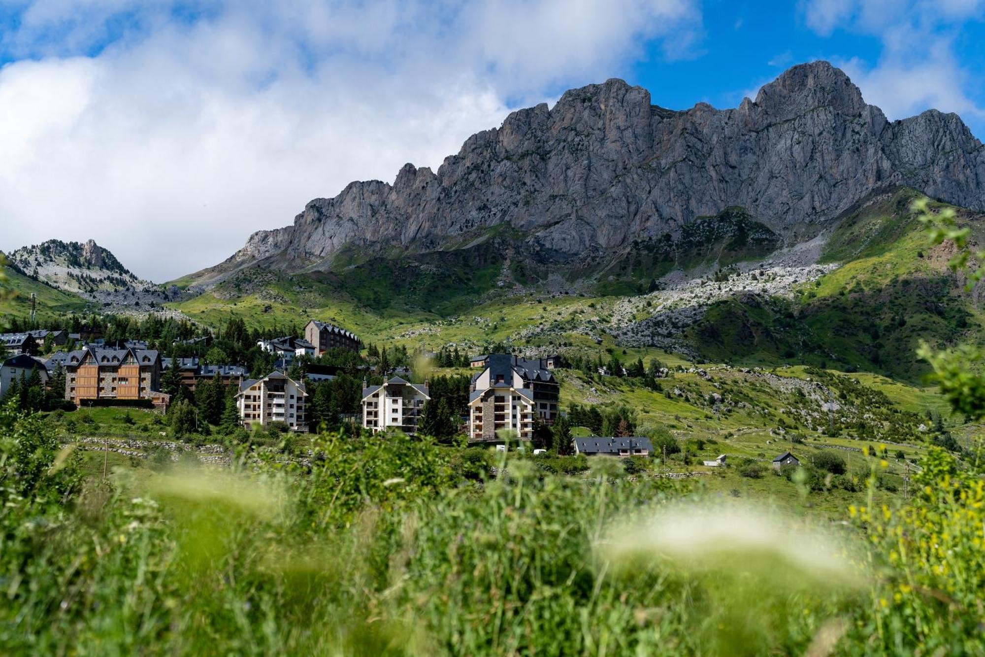 Snoe Hotel Formigal Bagian luar foto
